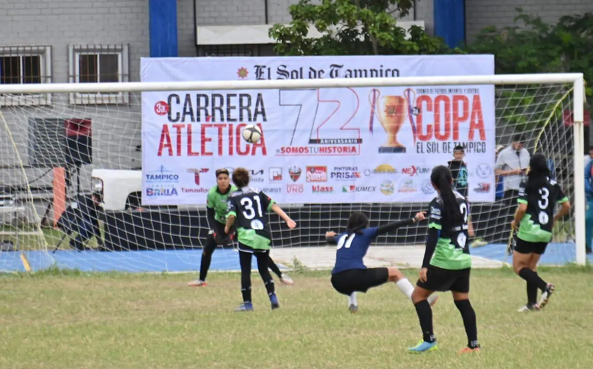 Intensos encuentros en las semifinales de la Copa El Sol de Tampico (2)